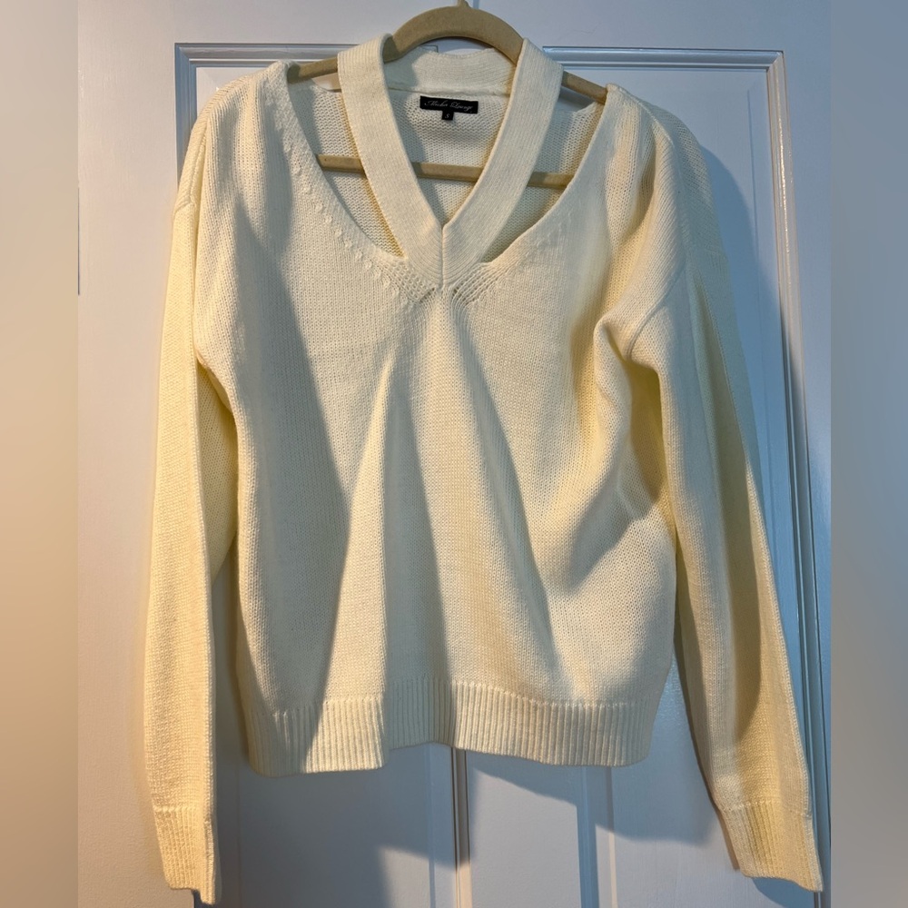 ASOS Cream V-Neck Women's Sweater